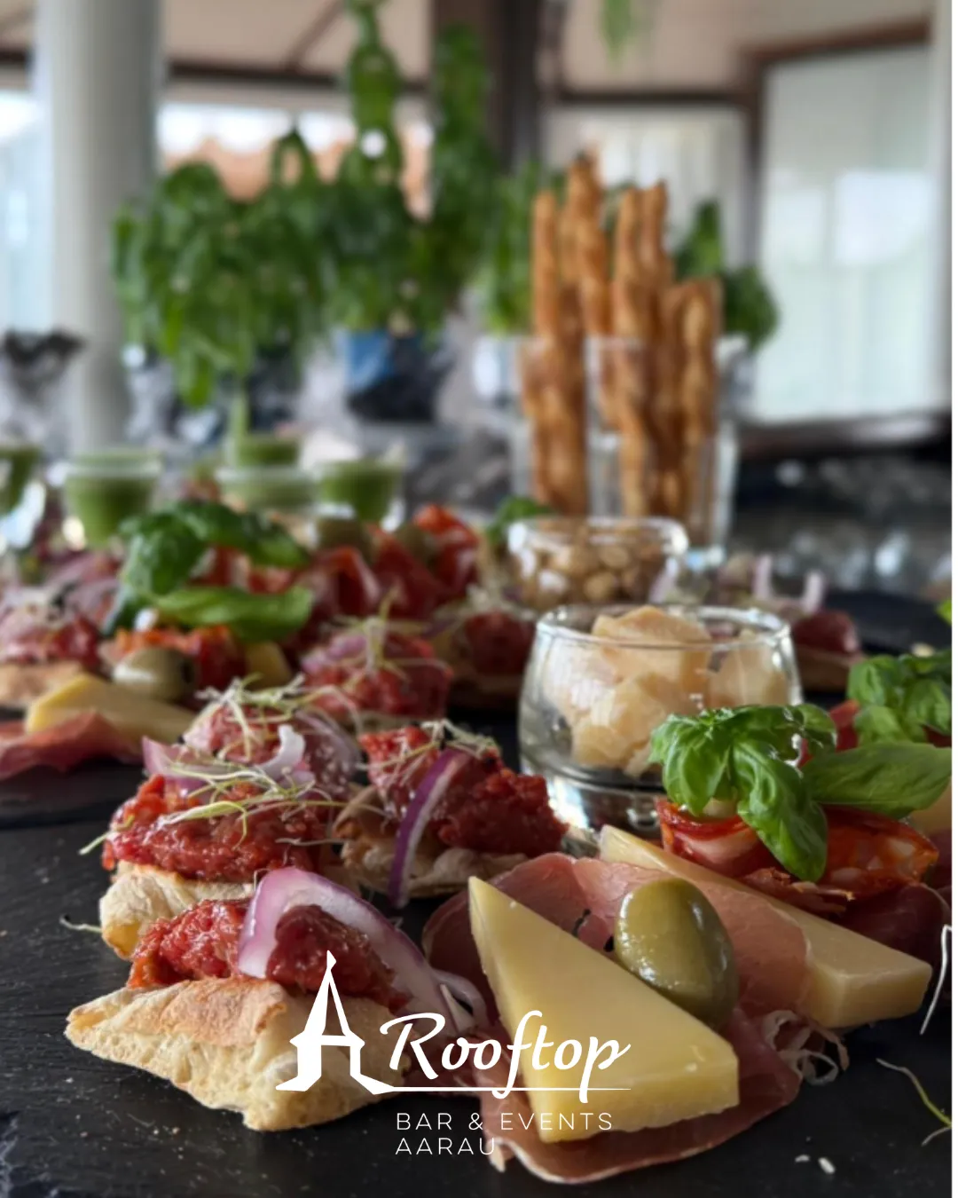 Apéro-Buffet mit Antipasti im Rooftop Aarau