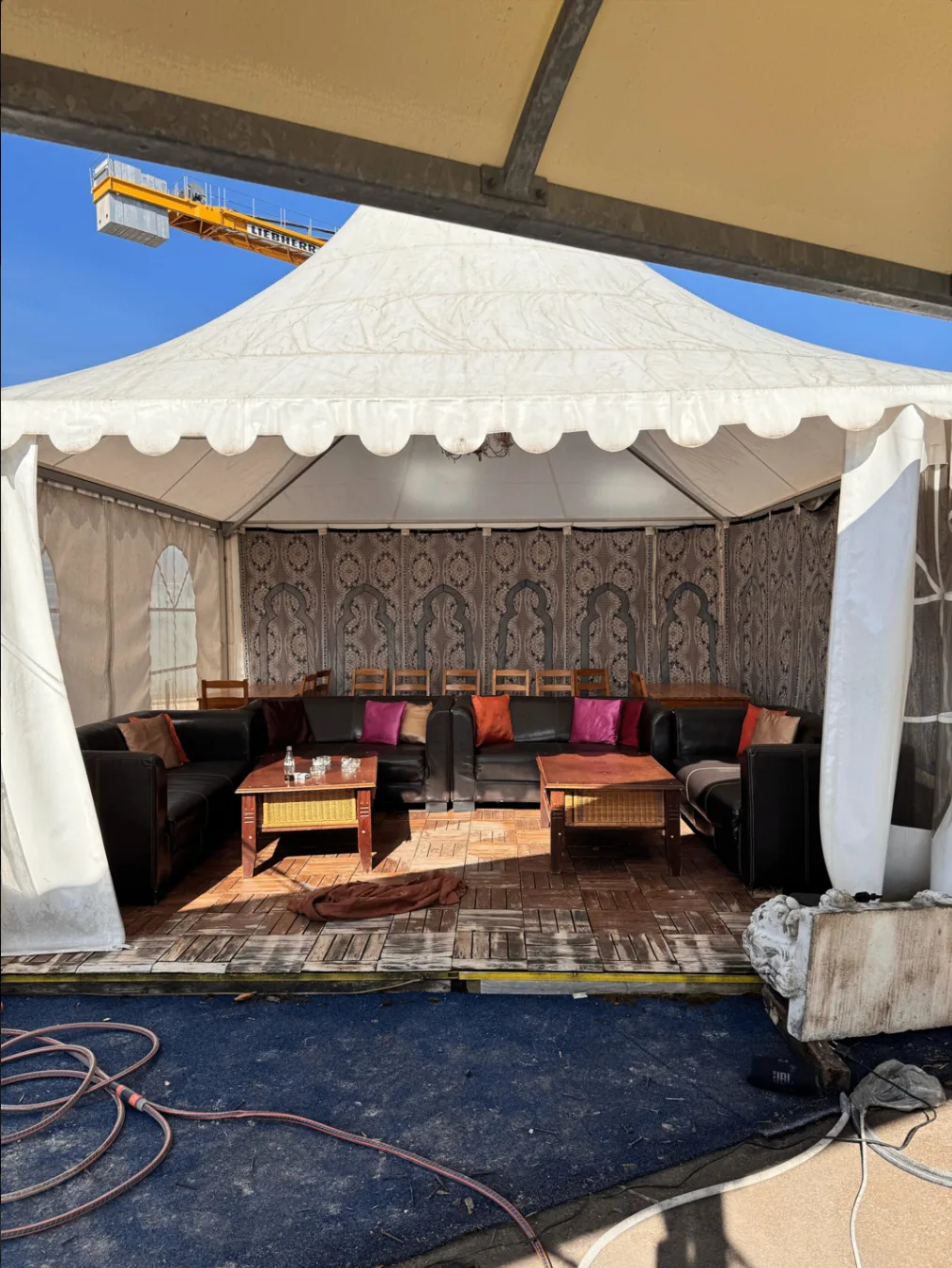 Früher Pavillonbereich der Rooftop Lounge während der Entstehung